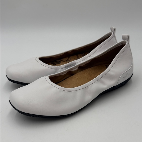 Taos Footwear Shoes - Taos Footwear Chit Chat Women's White Leather Ballet Flats